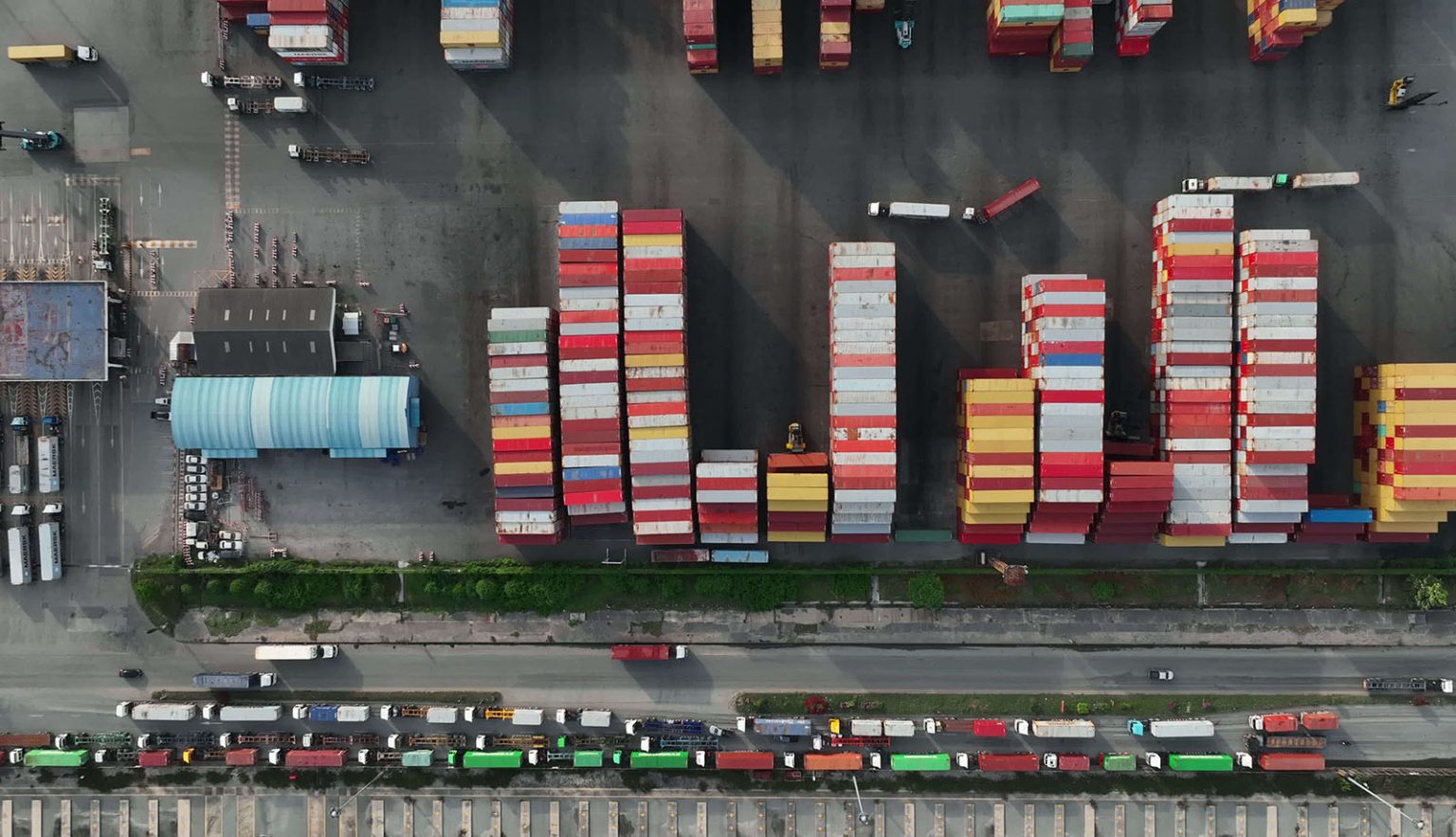 cargo-truck-container-international-terminal
